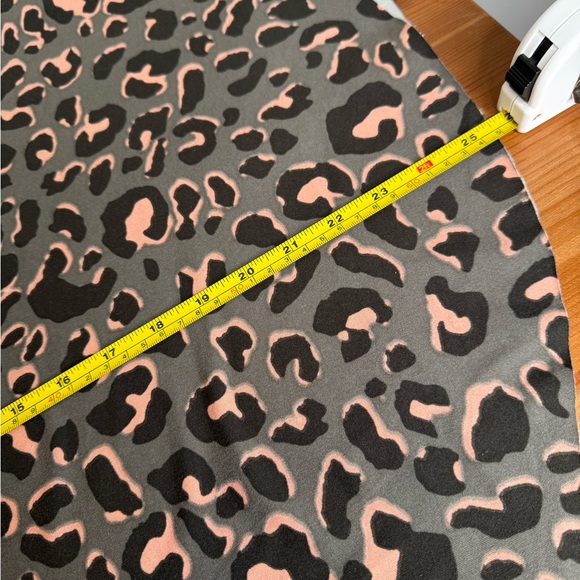 🇨🇦 Dotty Leopard and lace baseball t size xs -Toronto label - Picture 10 of 10